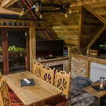 Luxury Strachan - Jacuzzi And Sauna