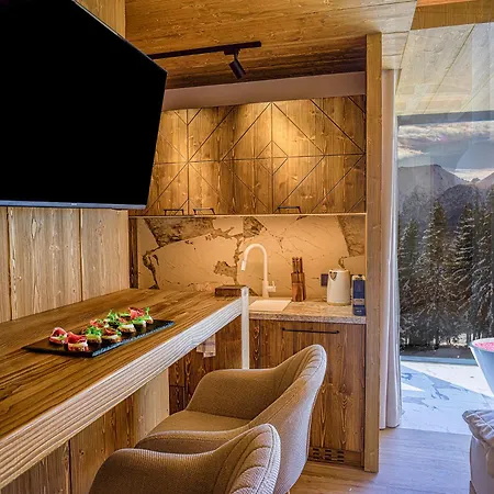 Luxury Strachan - Jacuzzi And Sauna דירה *