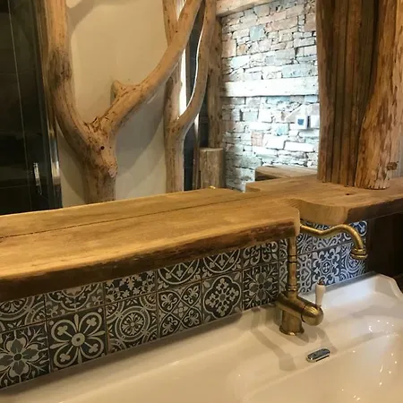 Luxury Strachan - Jacuzzi And Sauna